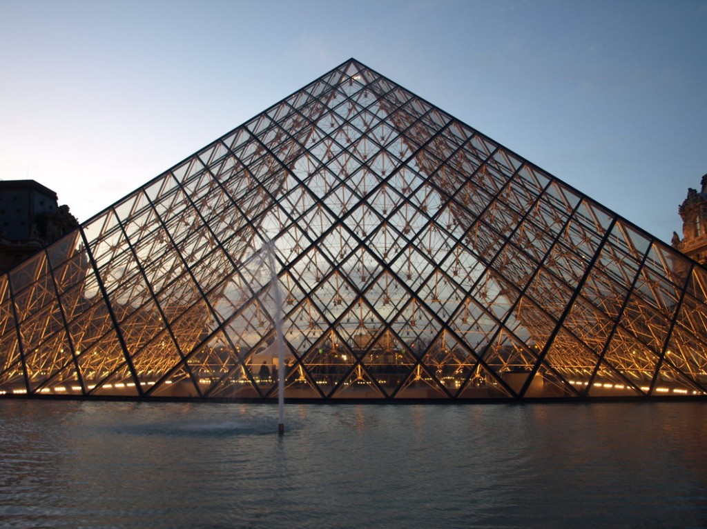 Pyramide_louvre