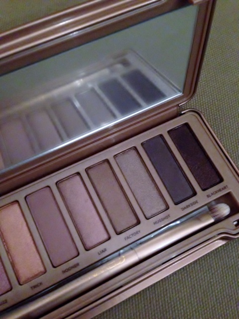 naked 3 urban decay (2)