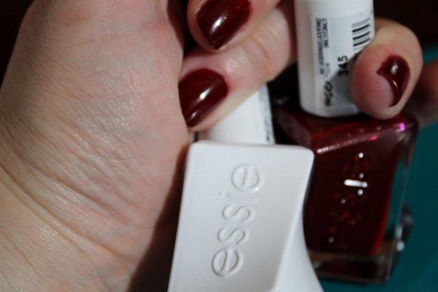 Essie gel couture Bubbles only