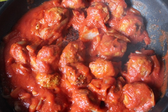 Boulettes Kefta à la sauce tomates épicée