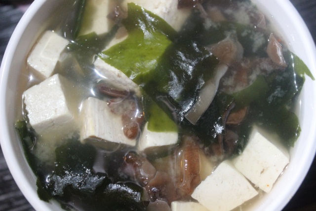 Recette Soupe chinoise aux champignons noirs et tofu