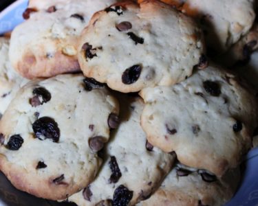 Cookies aux pépites de chocolat et raisins secs