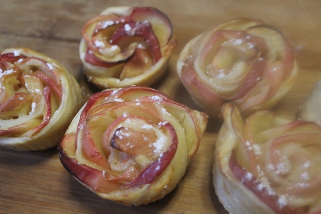 Roses feuilletées aux pommes